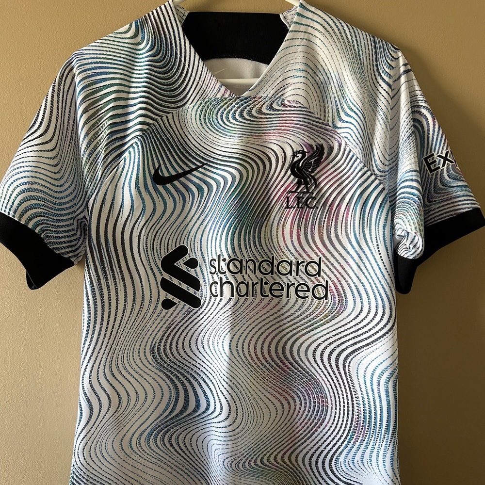 Men’s small Nike Liverpool Football Club replica jersey.